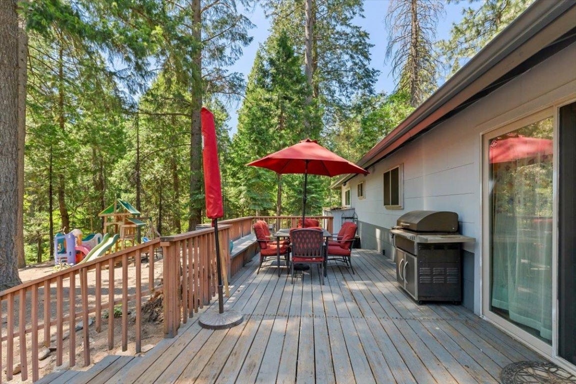 2209 Davis Place Road Mount Shasta, CA 96067 - Photo 17 of 29 Gallery Image 17