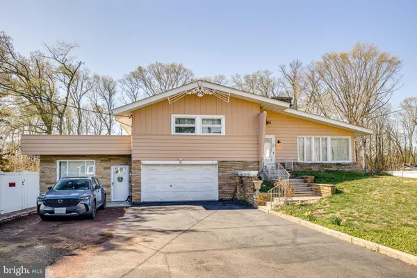 $599,900 | 119 Fleetwood Avenue, Mount Laurel, NJ 08054