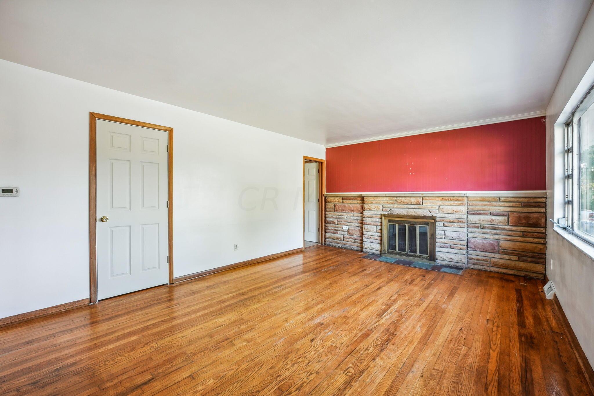 1611 Sale Road Columbus, OH 43224 - Photo 3 of 33 2-web-or-mls-1611-sale-rd