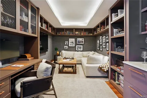 $2,980,000 | 2 Canal Street, Unit 2402, New Orleans, LA 70130