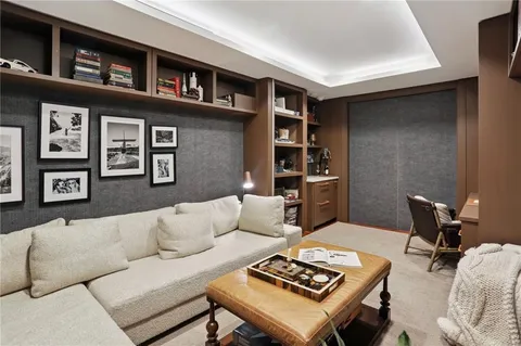 $2,980,000 | 2 Canal Street, Unit 2402, New Orleans, LA 70130