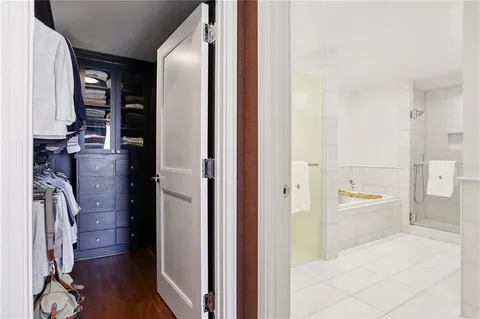 $2,980,000 | 2 Canal Street, Unit 2402, New Orleans, LA 70130