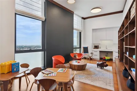 $2,980,000 | 2 Canal Street, Unit 2402, New Orleans, LA 70130