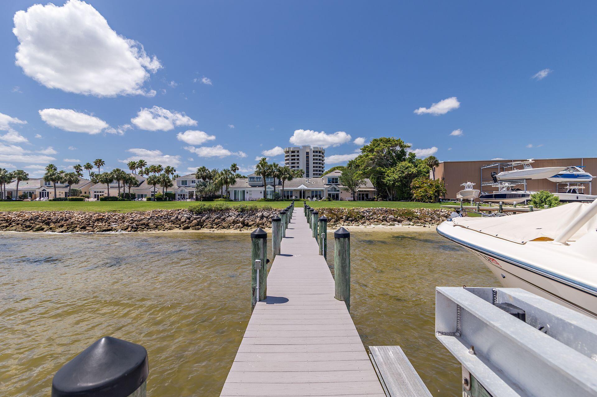 16330 Port Dickinson Drive Jupiter, FL 33477 - Photo 13 of 44 32