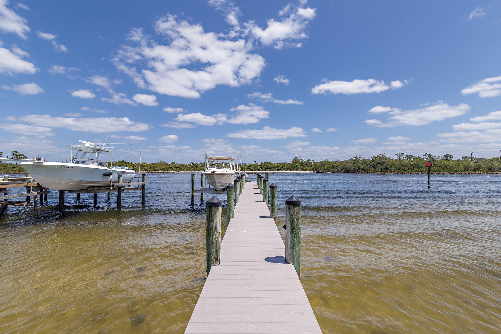 16330 Port Dickinson Drive Jupiter, FL 33477 - Photo 14 of 44 31