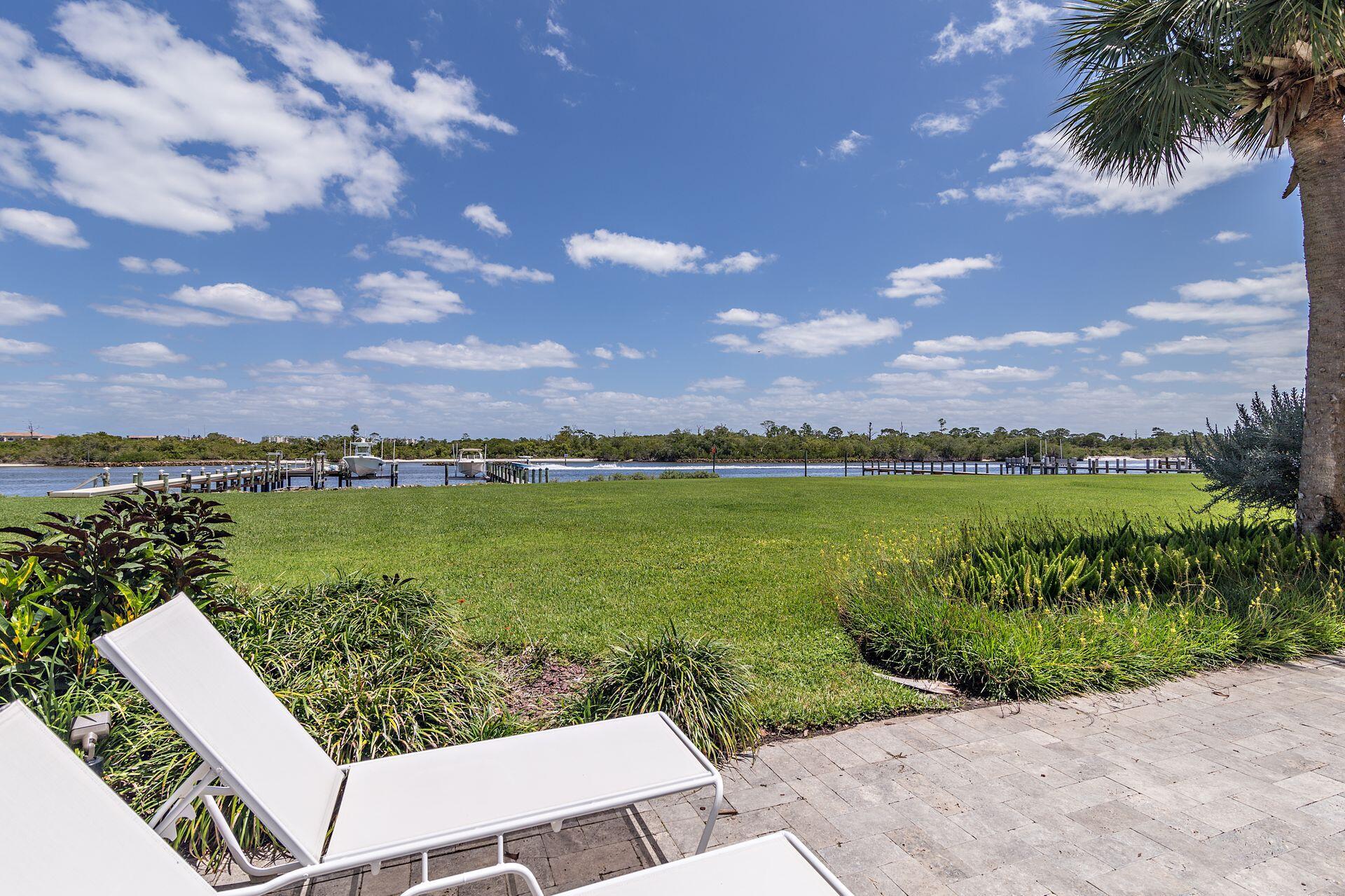 16330 Port Dickinson Drive Jupiter, FL 33477 - Photo 17 of 44 28