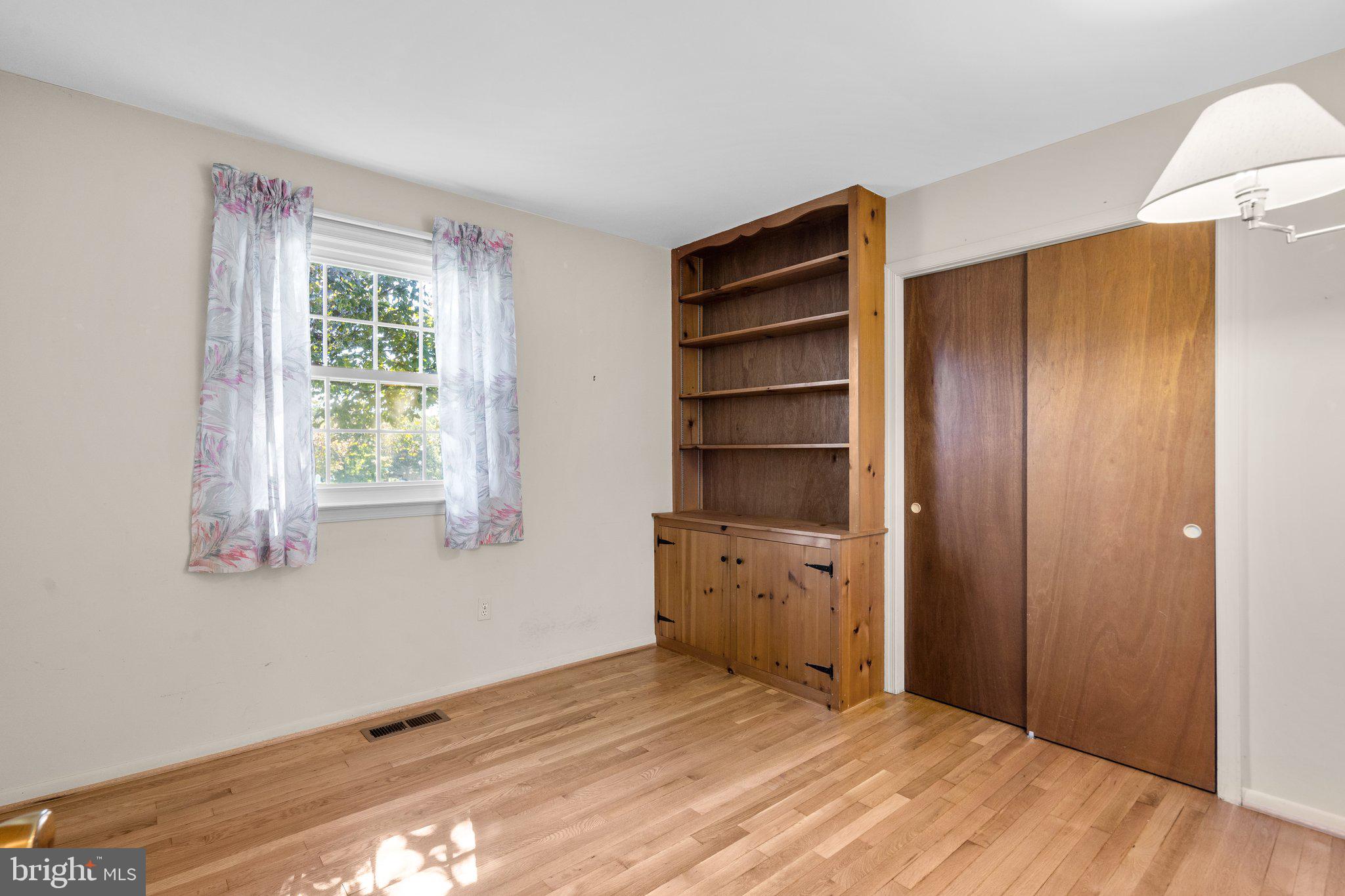 19504 Olney Mill Road Olney, MD 20832 - Photo 23 of 49 Bedroom #3