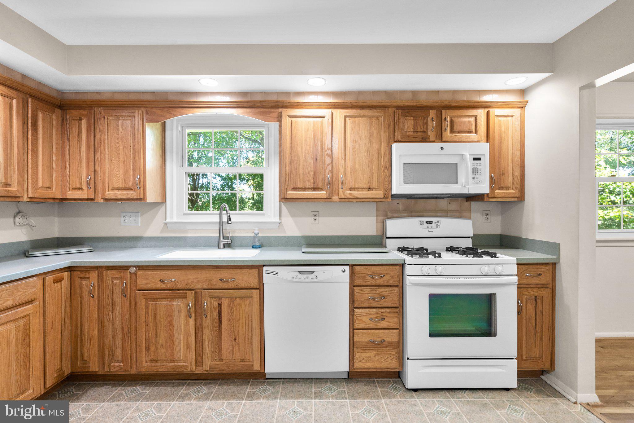 19504 Olney Mill Road Olney, MD 20832 - Photo 6 of 49 Lots of Cabinets & Counter Space