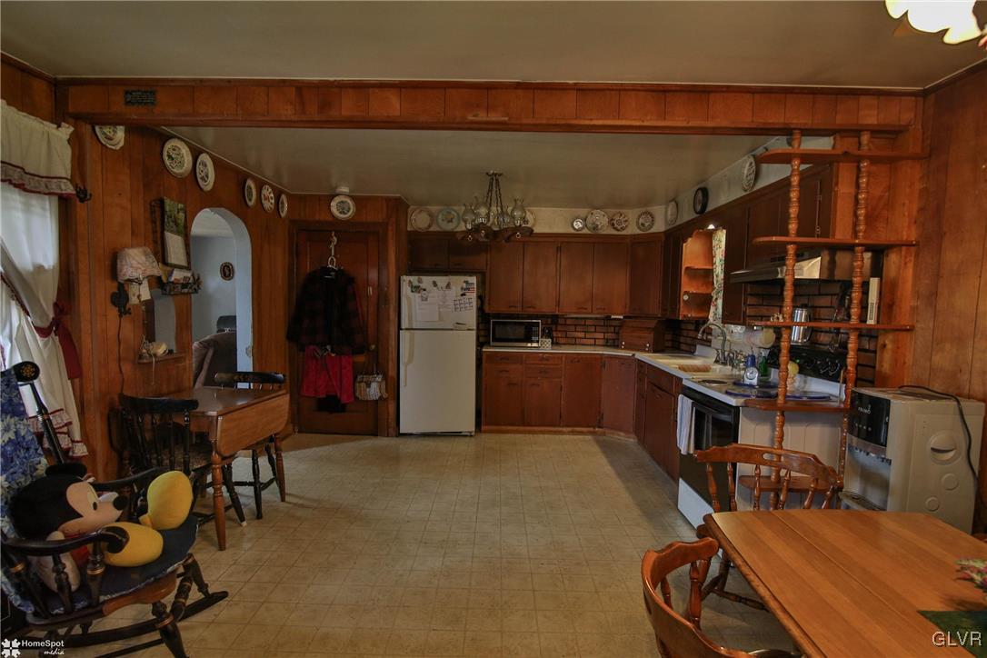 1061 State Park Road Wind Gap, PA 18091 - Photo 5 of 30 Gallery Image 5