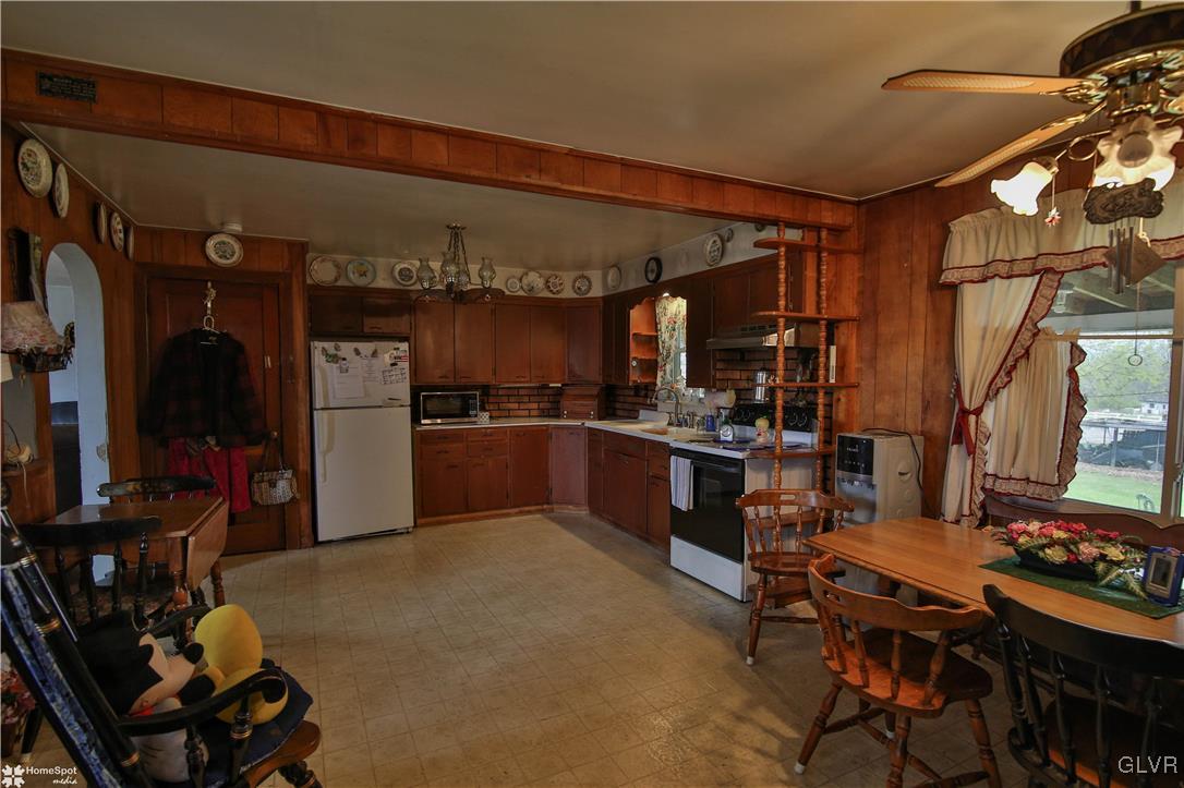 1061 State Park Road Wind Gap, PA 18091 - Photo 7 of 30 Gallery Image 7