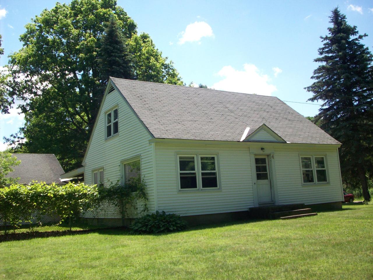 4 East New Lenox Road Lenox, MA 01240 - Photo 1 of 2 East New Lenox side