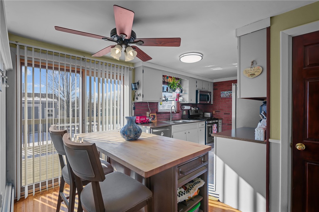 136 Vineyard Road Warwick, RI 02889 - Photo 12 of 32