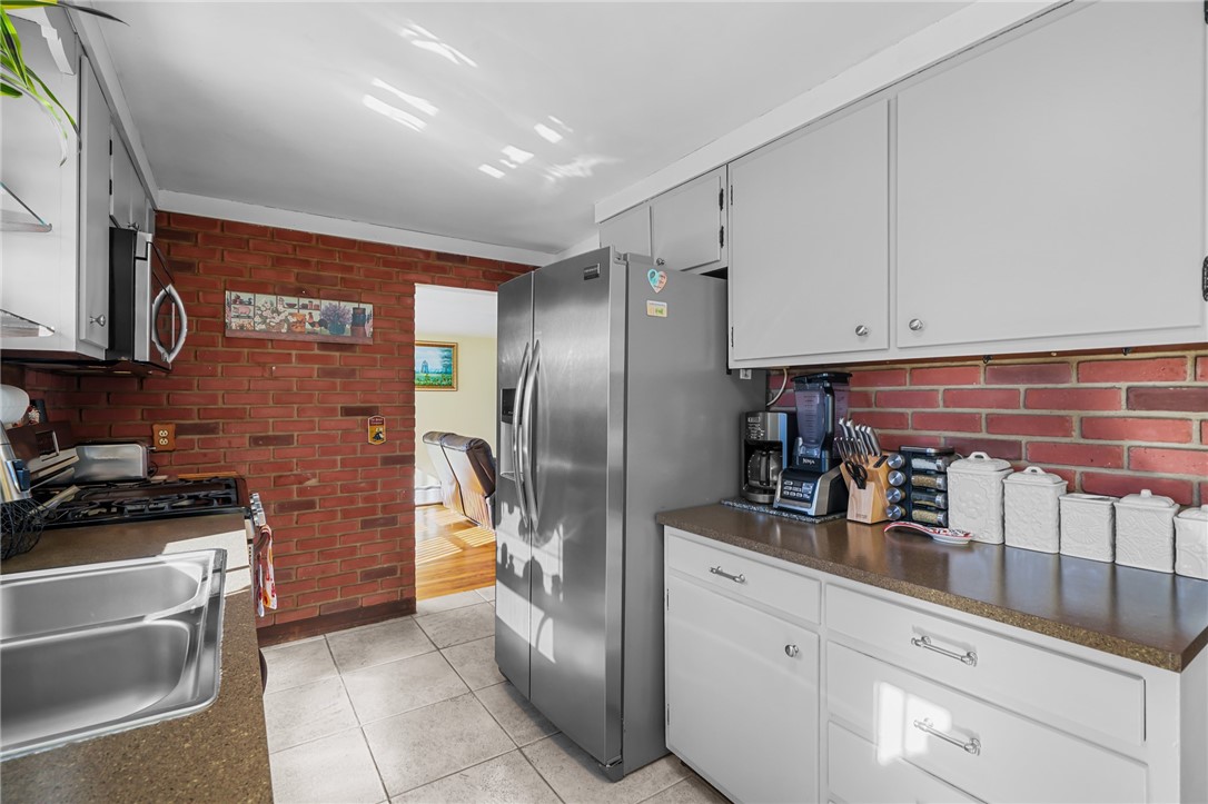 136 Vineyard Road Warwick, RI 02889 - Photo 13 of 32