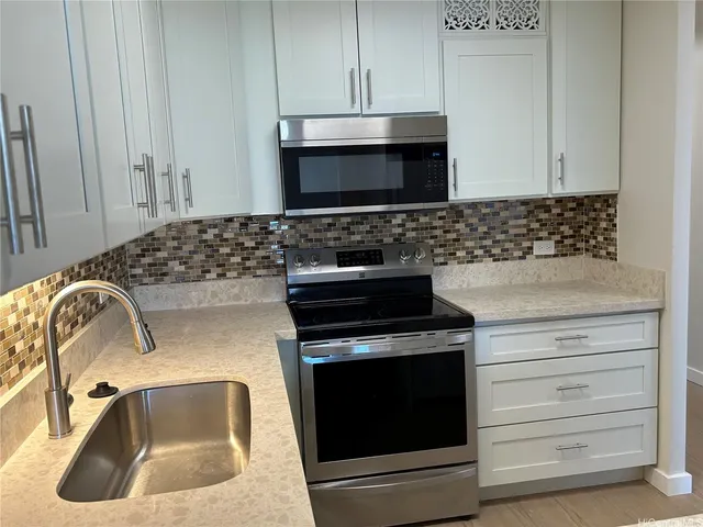 $3,000 | 2575 Kūhiō Avenue, Unit 1304, Honolulu, HI 96815