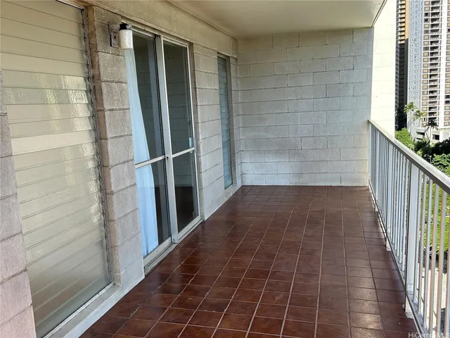 $3,000 | 2575 Kūhiō Avenue, Unit 1304, Honolulu, HI 96815
