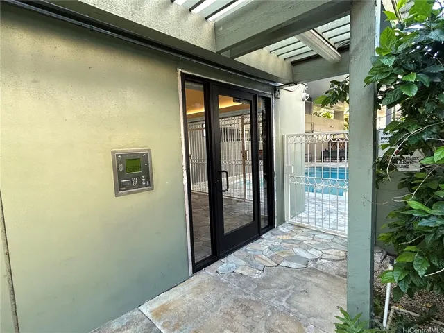 $3,000 | 2575 Kūhiō Avenue, Unit 1304, Honolulu, HI 96815