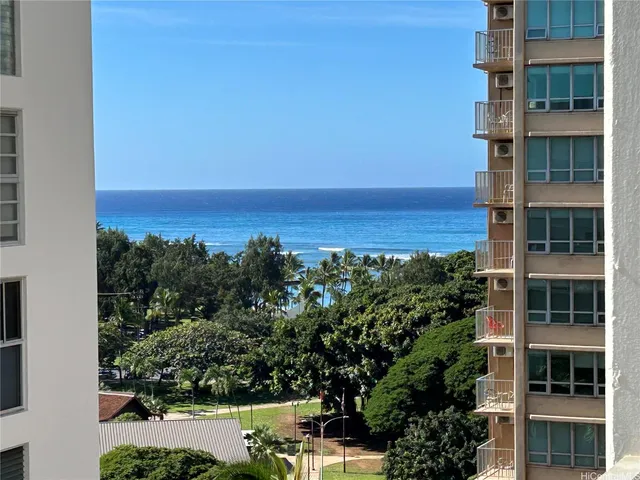 $3,000 | 2575 Kūhiō Avenue, Unit 1304, Honolulu, HI 96815