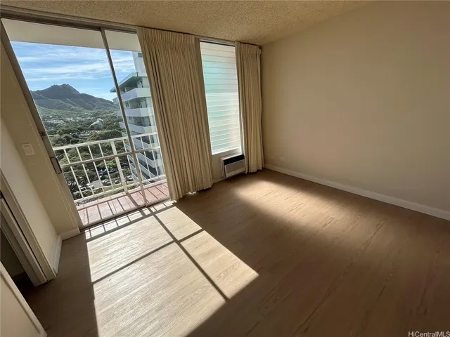 $3,000 | 2575 Kūhiō Avenue, Unit 1304, Honolulu, HI 96815