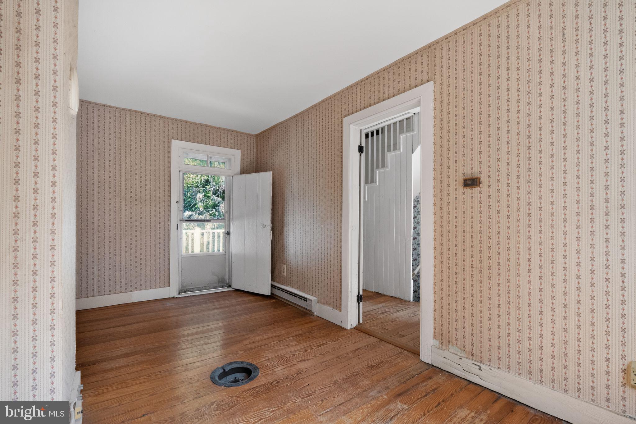 12000 Bethesda Church Road Damascus, MD 20872 - Photo 32 of 59 Flex space with access to porch