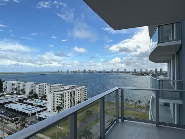 $6,000 | 220 Lake Shore Drive, Unit 1505, Lake Park, FL 33403