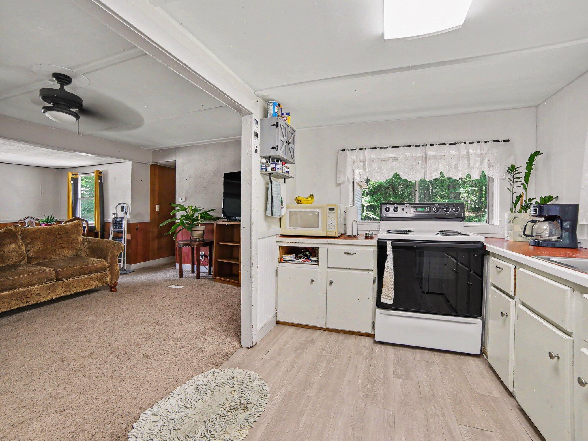 5648 West Johnson Road Ludington, MI 49431 - Photo 11 of 22 Kitchen
