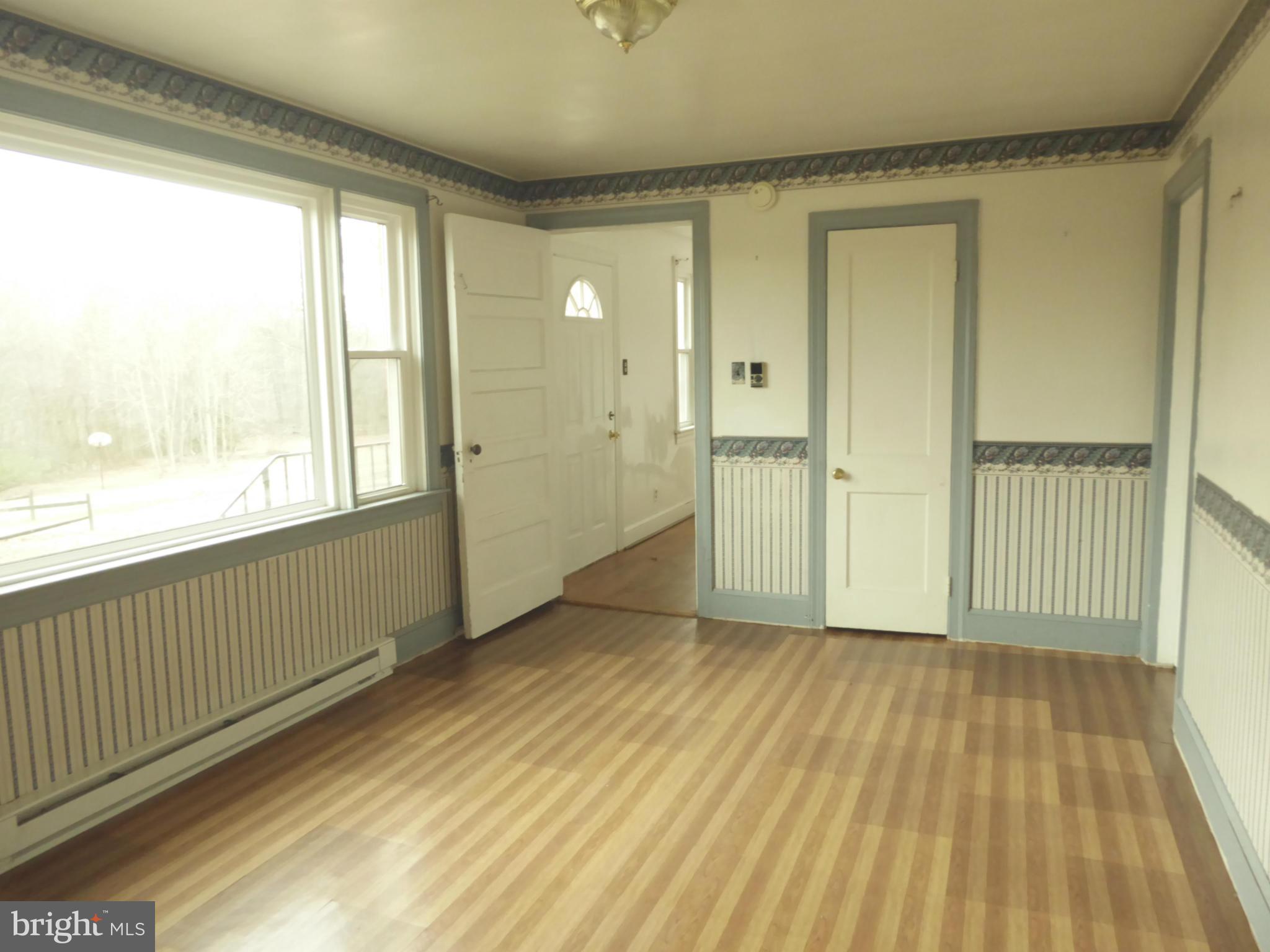 6544 Tapps Ford Road Hume, VA 22639 - Photo 6 of 14 Living Room