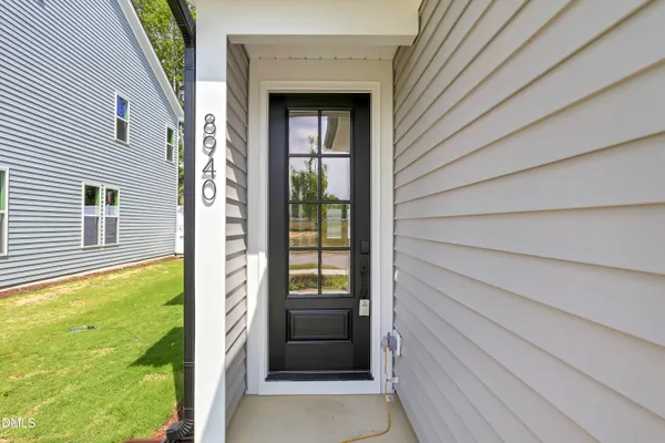 a view of an entryway of the house