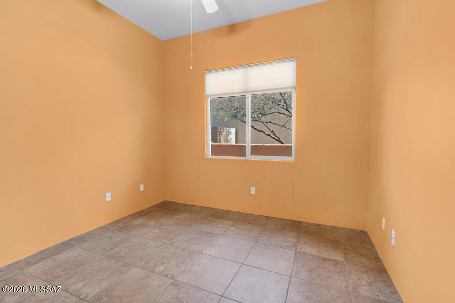 5660 Triangle X Place Tucson, AZ 85713 - Photo 38 of 48 5660 Triangle X Guest Bedroom