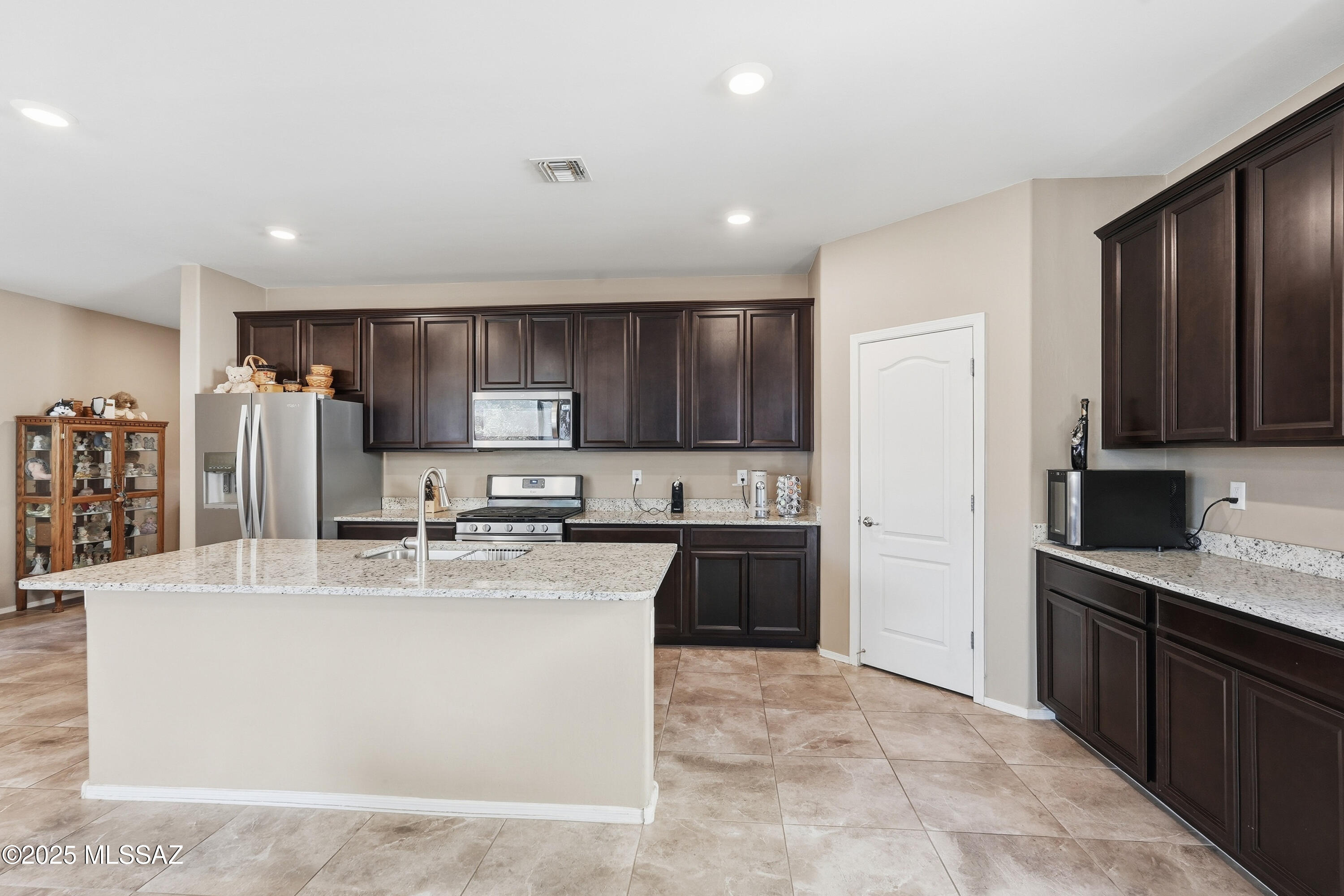 9593 South Trapper Ridge Drive Tucson, AZ 85747 - Photo 13 of 44