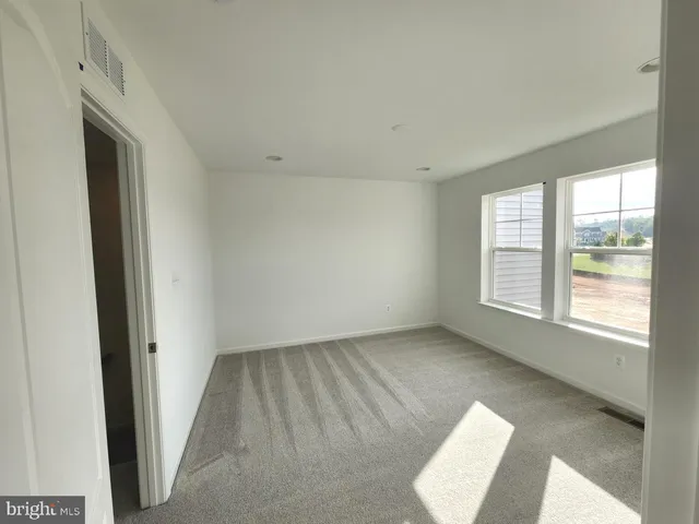 $1,945 | 229 Hillsdale Place, Martinsburg, WV 25403