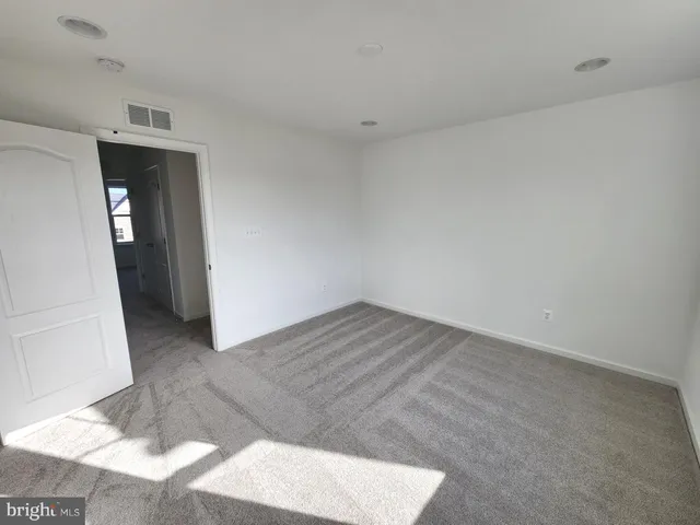 $1,945 | 229 Hillsdale Place, Martinsburg, WV 25403