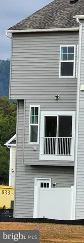 $1,945 | 229 Hillsdale Place, Martinsburg, WV 25403