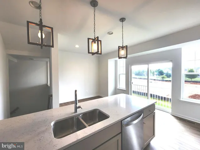 $1,945 | 229 Hillsdale Place, Martinsburg, WV 25403