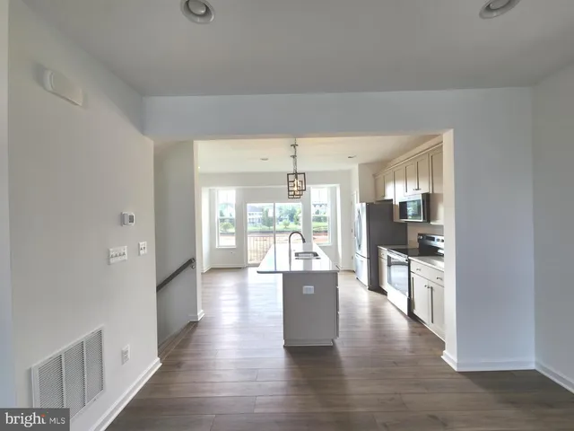 $1,945 | 229 Hillsdale Place, Martinsburg, WV 25403