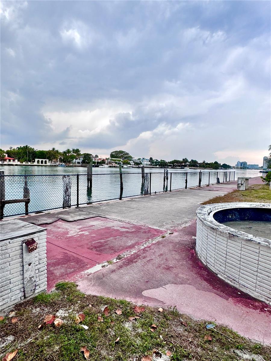 5255 Collins Avenue Miami Beach, FL 33140 - Photo 3 of 3