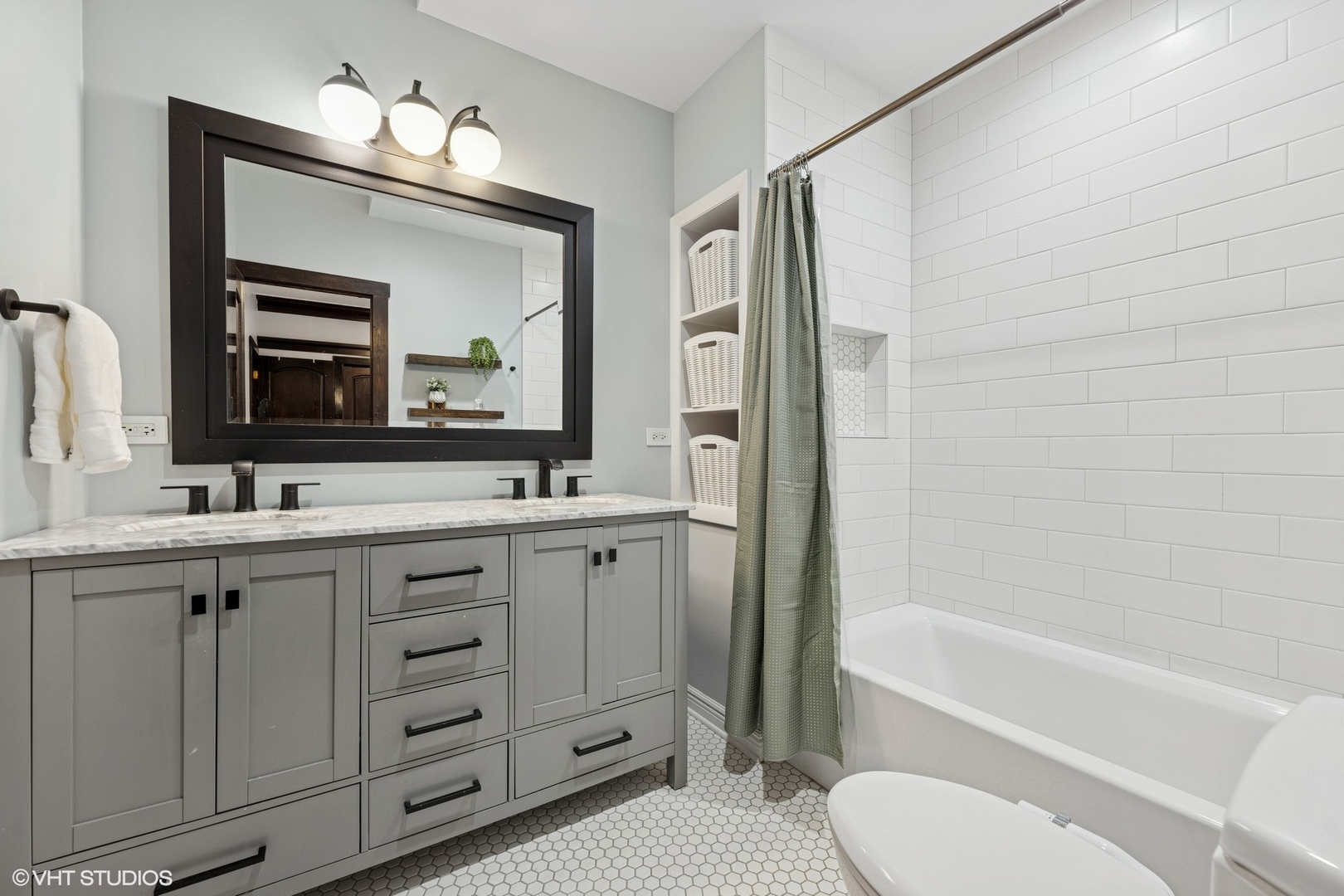 1621 West Rascher Avenue, Unit 2 Chicago, IL 60640 - Photo 12 of 24 Gallery Image 12