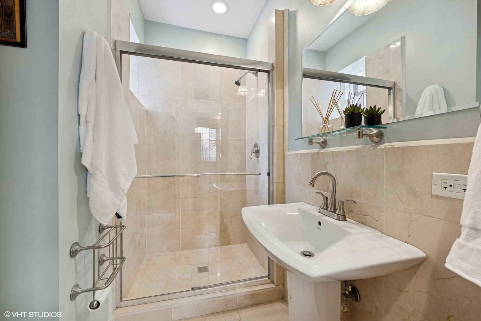 1621 West Rascher Avenue, Unit 2 Chicago, IL 60640 - Photo 15 of 24 Gallery Image 15
