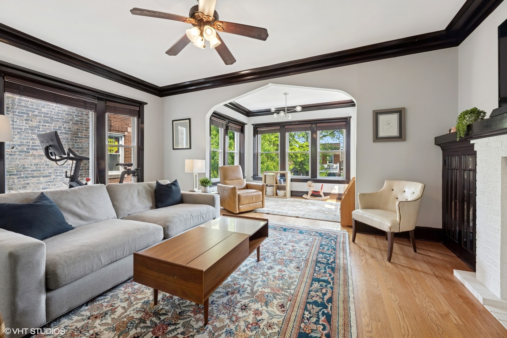 1621 West Rascher Avenue, Unit 2 Chicago, IL 60640 - Photo 2 of 24 Gallery Image 2