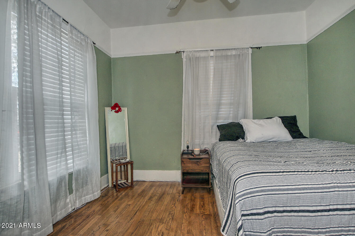 1433 East Osborn Road Phoenix, AZ 85014 - Photo 14 of 25 1433 E Osborn Rd Phoenix AZ-large-014-00