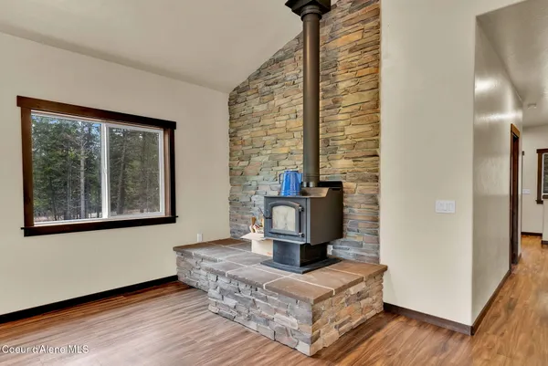 $899,000 | 42 West Seneacquoteen Drive, Priest River, ID 83856
