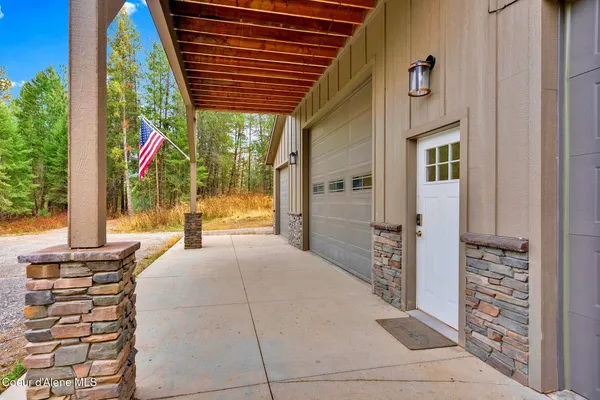 $899,000 | 42 West Seneacquoteen Drive, Priest River, ID 83856