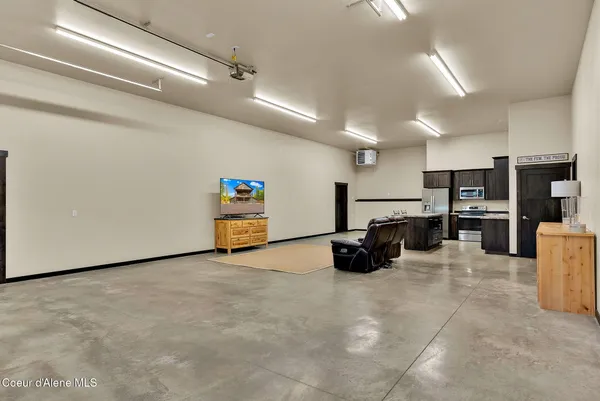 $899,000 | 42 West Seneacquoteen Drive, Priest River, ID 83856