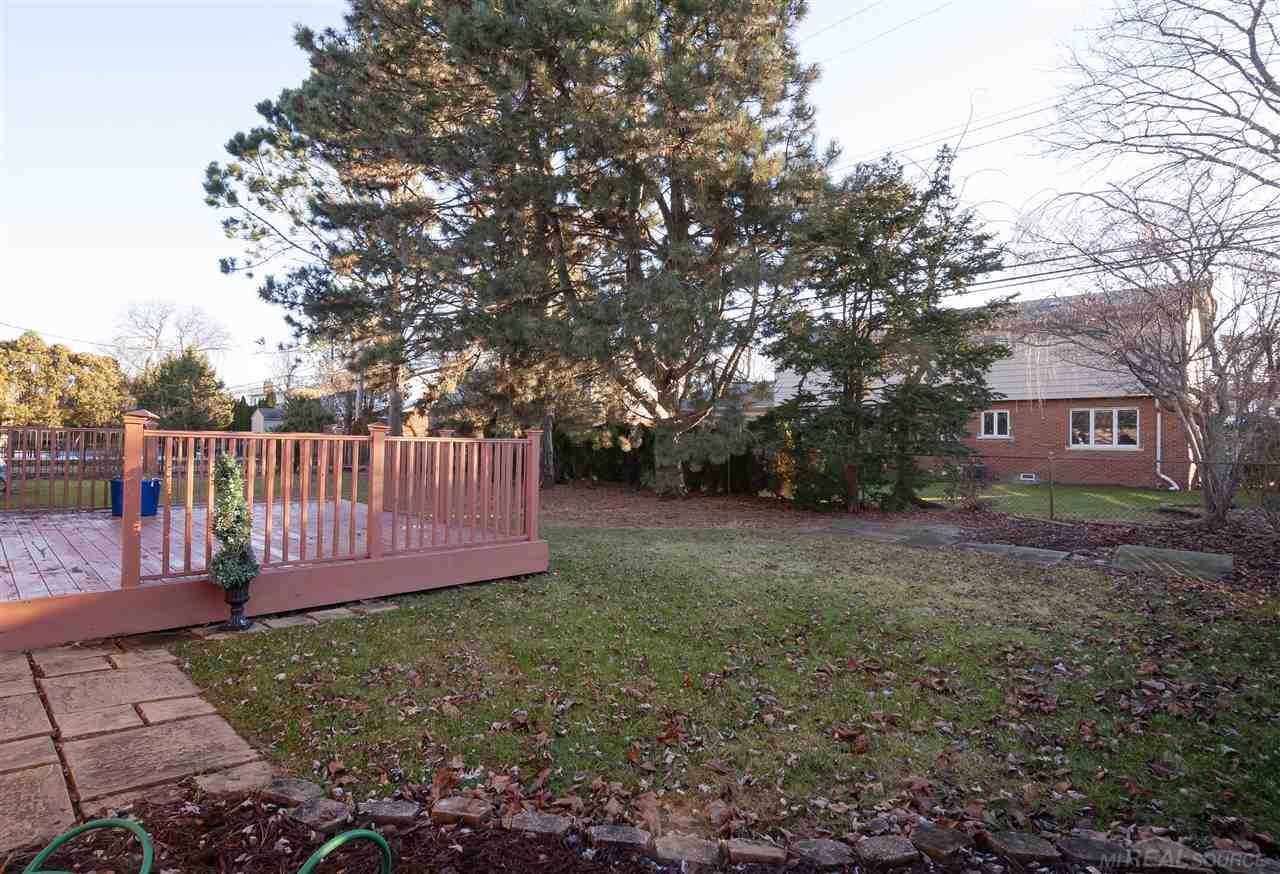 805 Canterbury Road Grosse Pointe Woods, MI 48236 - Photo 38 of 41