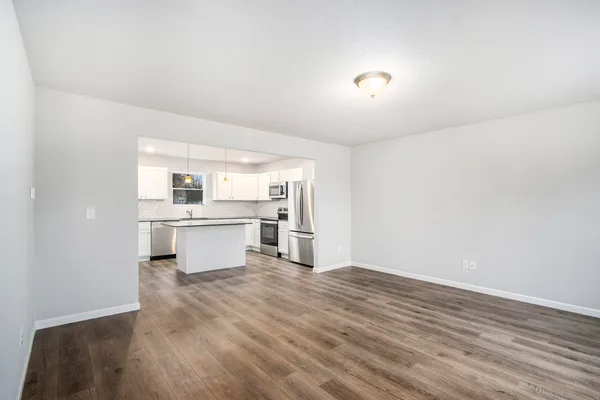 $349,900 | 48560 Silver Oaks West, Mattawan, MI 49071