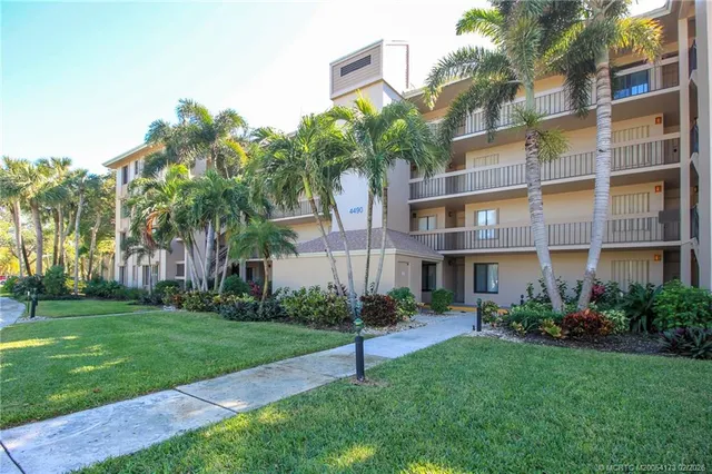 $429,900 | 4490 Northeast Sandpebble Trace, Unit 301, Stuart, FL 34996