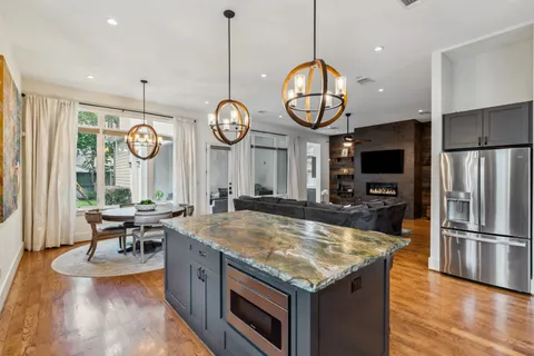 $1,250,000 | 815 East 27th Street, Houston, TX 77009