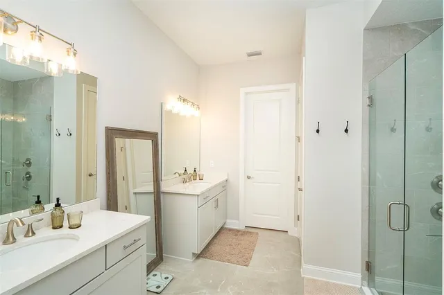 a close view of sink and tap