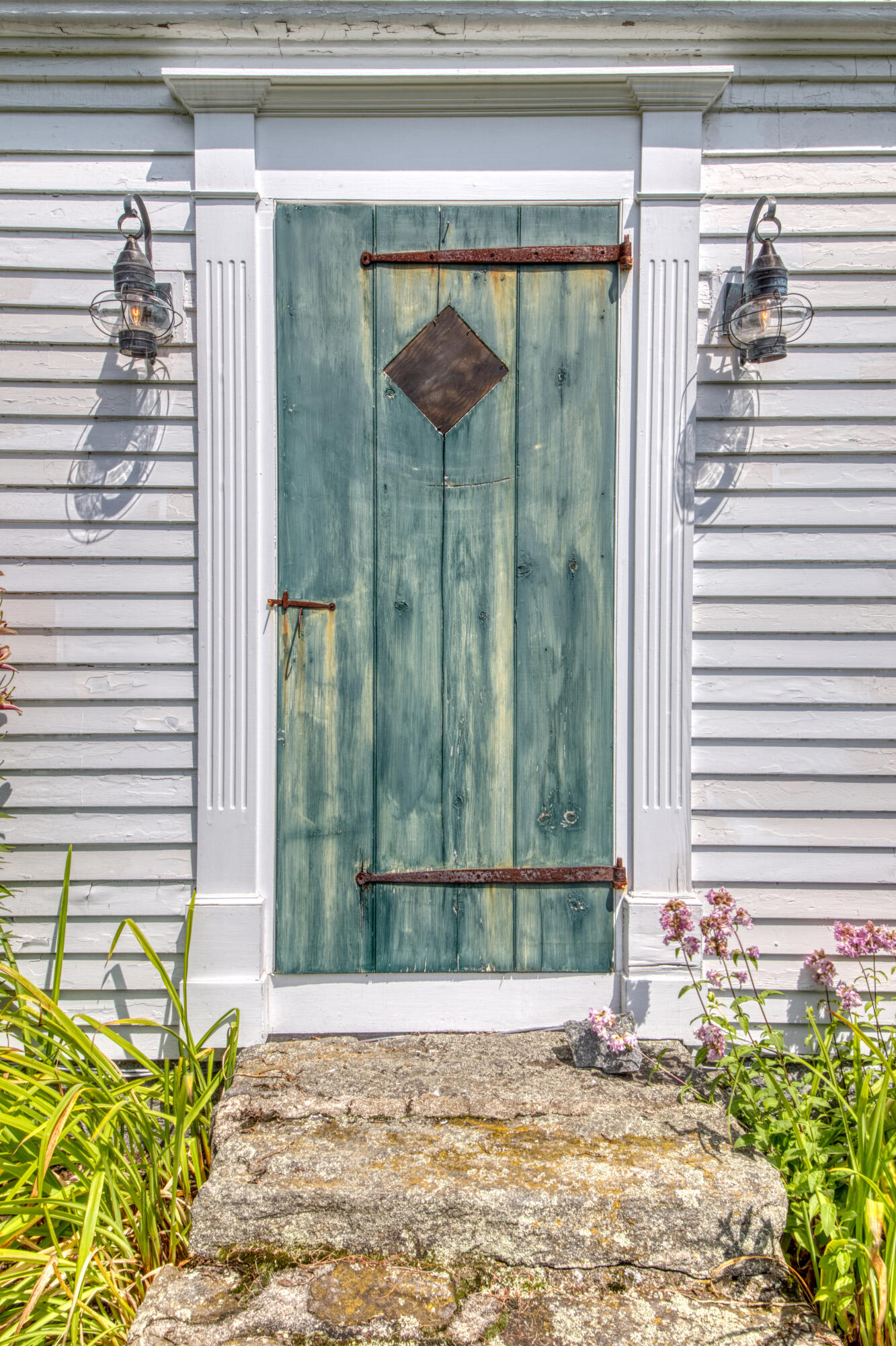 93 Isle Of Springs Road Boothbay, ME 04537 - Photo 4 of 41 4 Front door detail