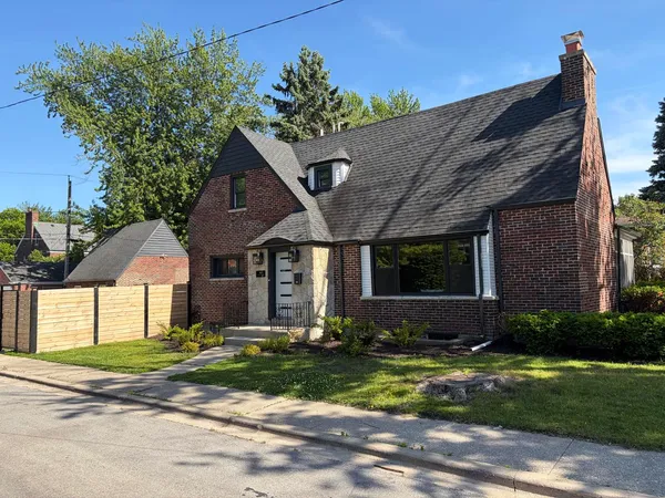 $775,000 | 9001 South Claremont Avenue, Chicago, IL 60643