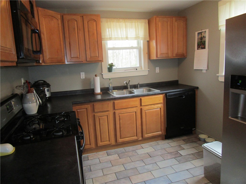 542 Spring Street Rockville, RI 02873 - Photo 8 of 37
